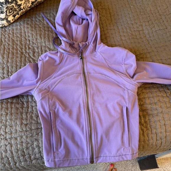 Like New. Lululemon Crop Define Mesh Jacket *Nulu. Dark Lavender. Size 2. - Picture 3 of 4